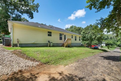 A home in TALLAHASSEE