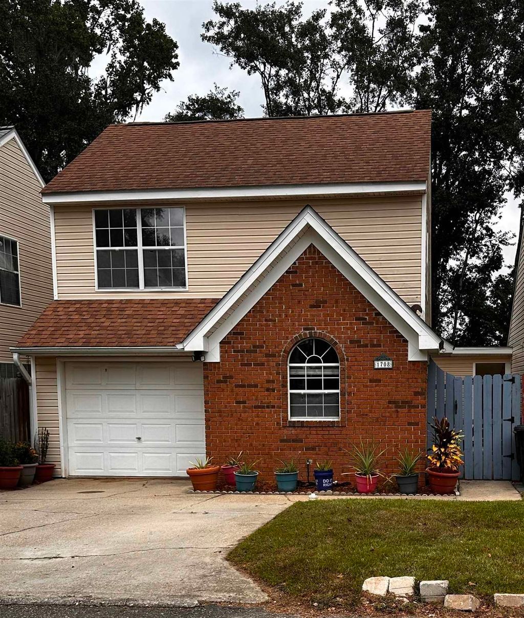 Photo of 1708 Augustine Place, Tallahassee, FL 32301 (MLS # 392095)
