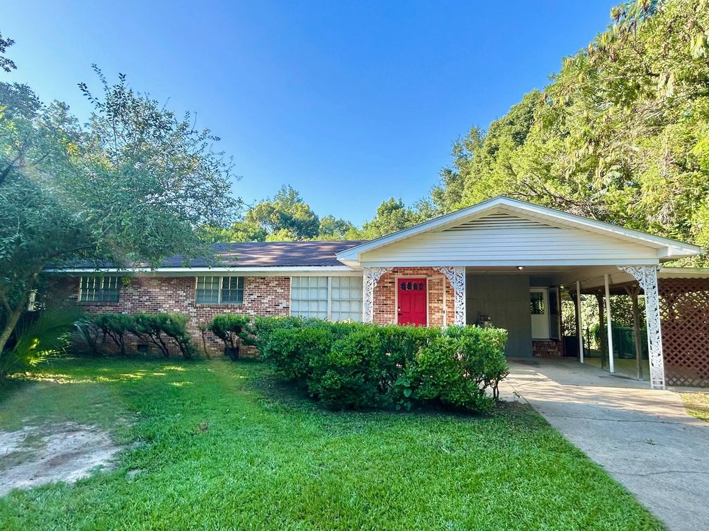 Photo of 685 E Washington Street, Monticello, FL 32344 (MLS # 395760)