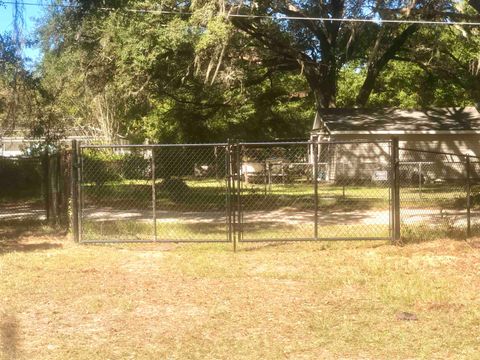 Tiny photo for 24057 Lanier Street, Tallahassee, FL 32310 (MLS # 392580)