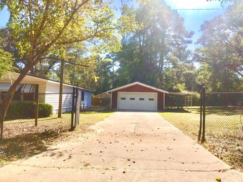 Tiny photo for 24057 Lanier Street, Tallahassee, FL 32310 (MLS # 392580)