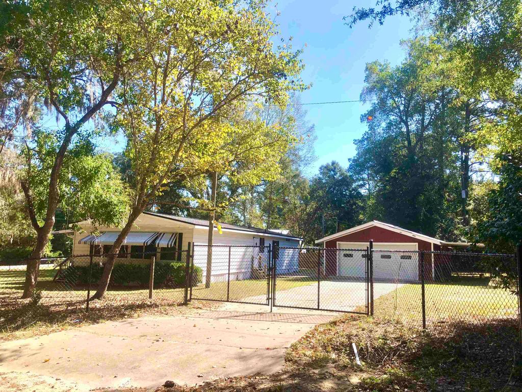 Photo of 24057 Lanier Street, Tallahassee, FL 32310 (MLS # 392580)