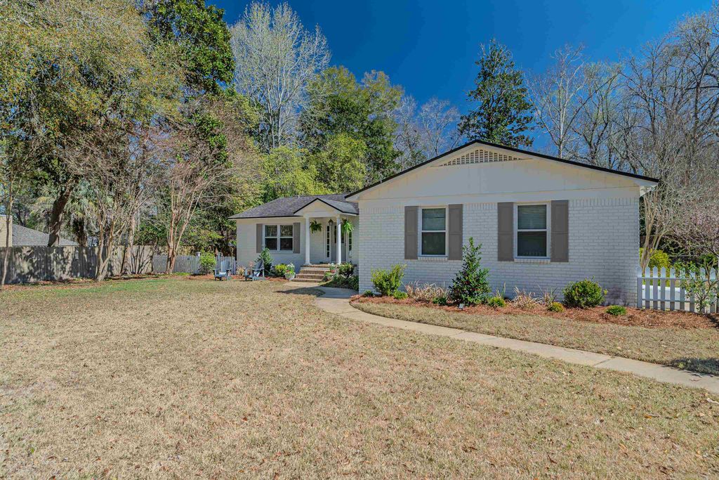 Photo of 3799 Forsythe Way, Tallahassee, FL 32309 (MLS # 396220)