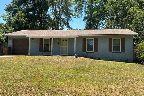 Photo of 1310 NE 20th Street, Ocala, FL 34470 (MLS # 400321)