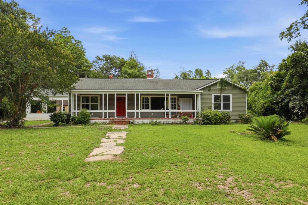 Photo of 1022 Solomon Dairy Road, Quincy, FL 32351 (MLS # 400540)