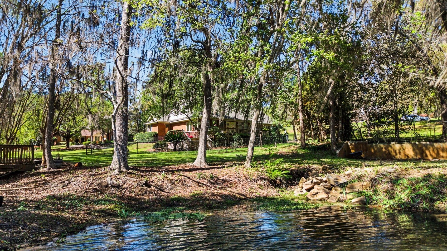 5335 PEMBRIDGE Place