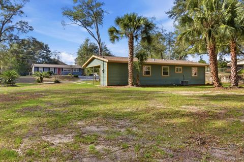 Tiny photo for 3627 S Lakewood Drive, Tallahassee, FL 32305 (MLS # 395120)