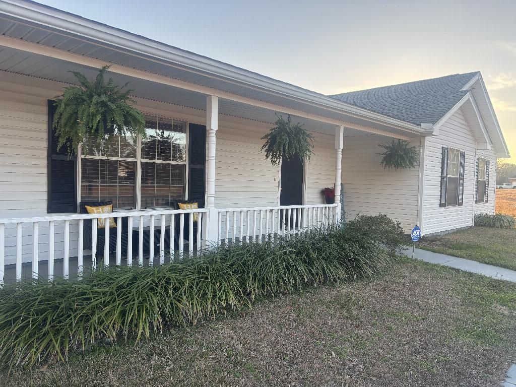 Photo of 1115 Glory Road Rd, Quincy, FL 32352 (MLS # 396211)
