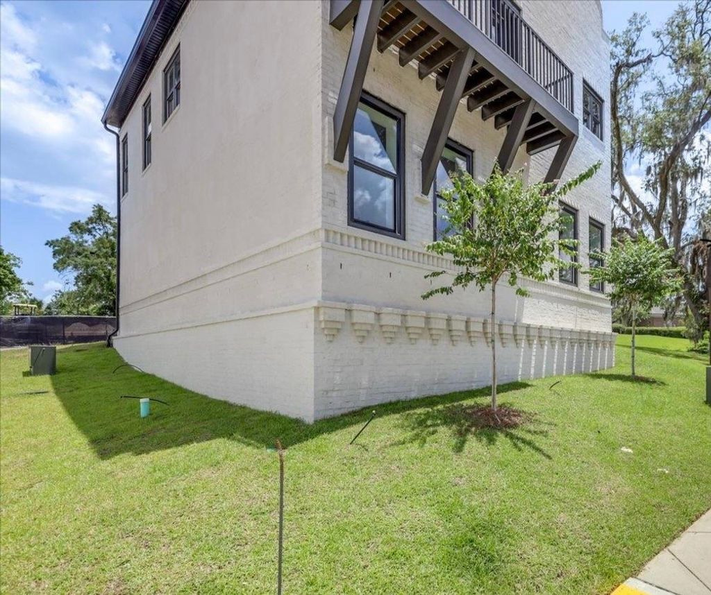 Photo of 275 S Franklin Boulevard #11, Tallahassee, FL 32301 (MLS # 398482)