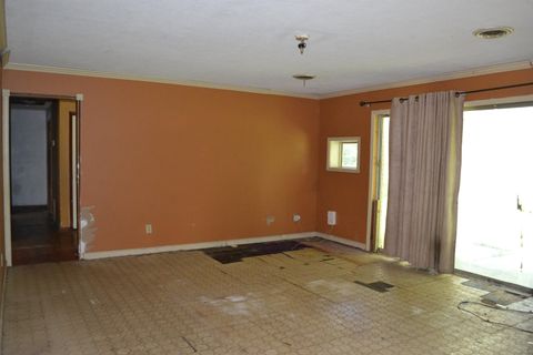 Tiny photo for 922 Creek Road, Tallahassee, FL 32305 (MLS # 390833)