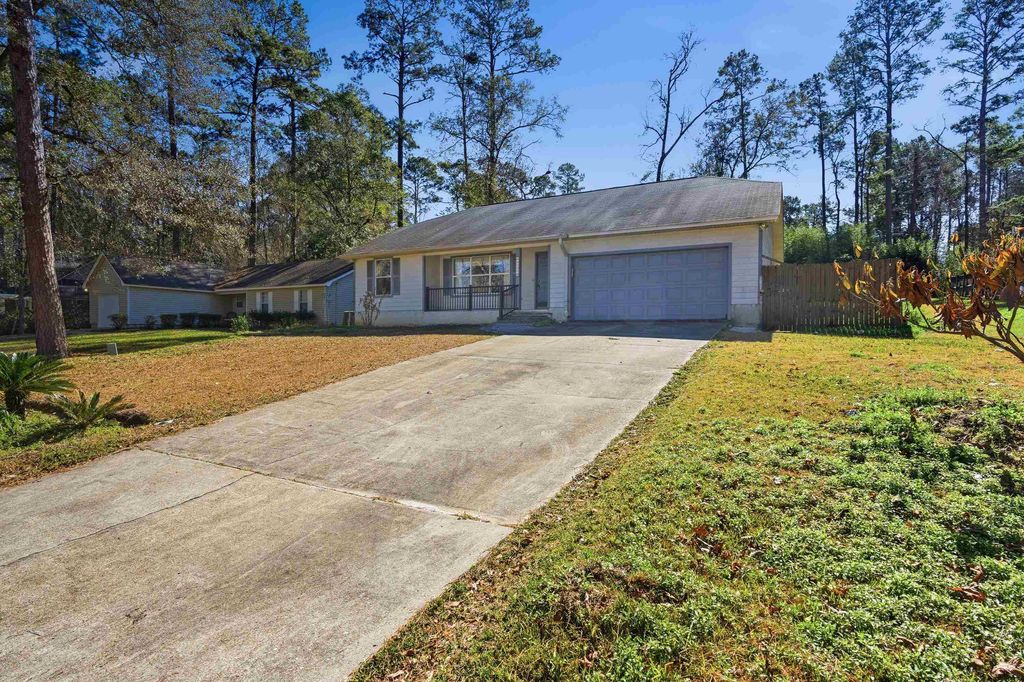 Photo of 8341 Chickasaw Trail, Tallahassee, FL 32312 (MLS # 395521)
