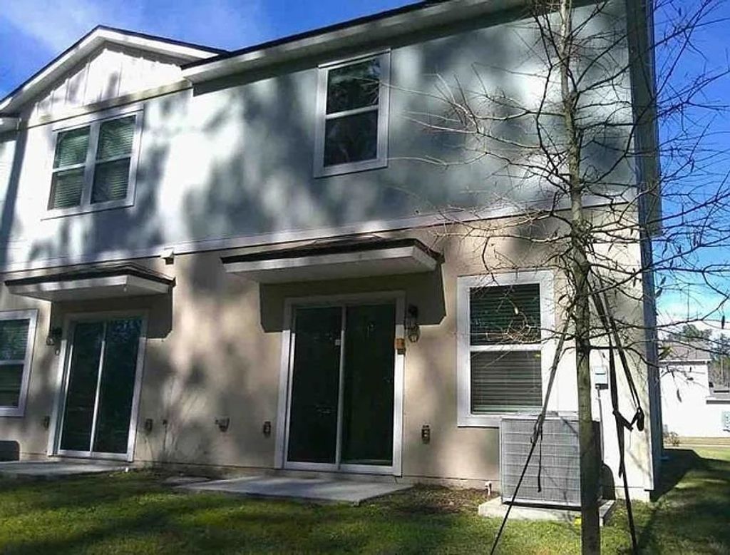 Photo of 72 Vero Drive, Other Florida, FL 32095 (MLS # 399871)