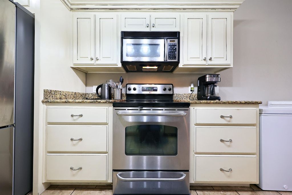 Photo of 312 Grove Pointe Drive, Thomasville, GA 31792 (MLS # 395315)