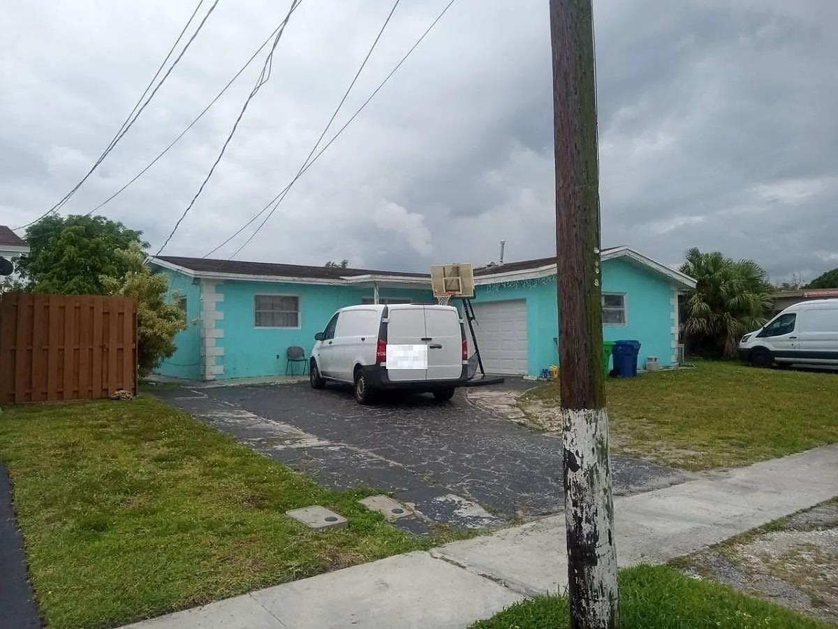 8400 NW 24th Place
