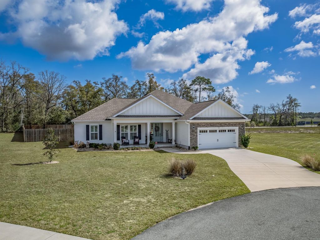 Photo of 120 London Circle, Crawfordville, FL 32327 (MLS # 397263)