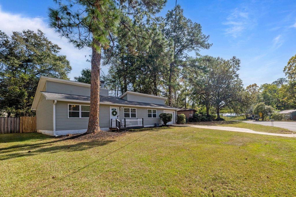 Photo of 2628 Vassar Rd, Tallahassee, FL 32309 (MLS # 392552)
