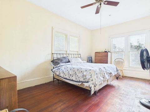 Tiny photo for 611 W Green Street, Perry, FL 32347 (MLS # 397642)