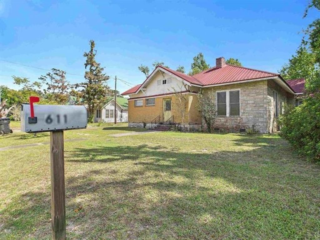 Photo of 611 W Green Street, Perry, FL 32347 (MLS # 397642)