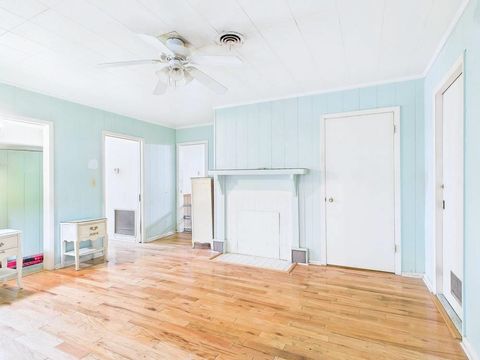 Tiny photo for 611 W Green Street, Perry, FL 32347 (MLS # 397642)