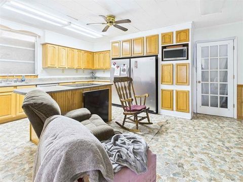 Tiny photo for 611 W Green Street, Perry, FL 32347 (MLS # 397642)