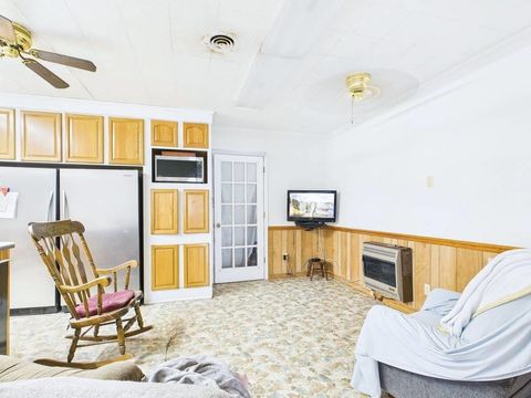 Tiny photo for 611 W Green Street, Perry, FL 32347 (MLS # 397642)