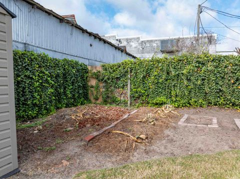 Tiny photo for 231 SW Rutledge Street, Madison, FL 32340 (MLS # 397955)