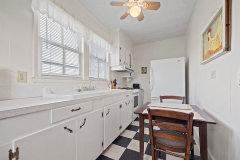 Tiny photo for 231 SW Rutledge Street, Madison, FL 32340 (MLS # 397955)