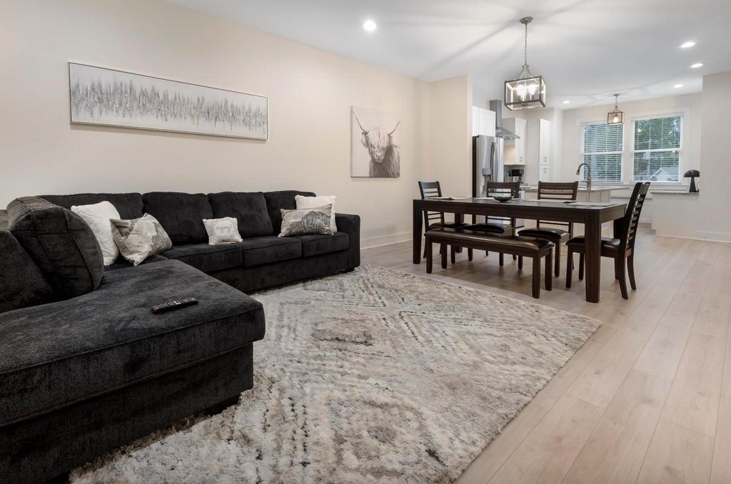 Photo of 1577 Metropolitan Blvd #4, Tallahassee, FL 32308 (MLS # 392010)