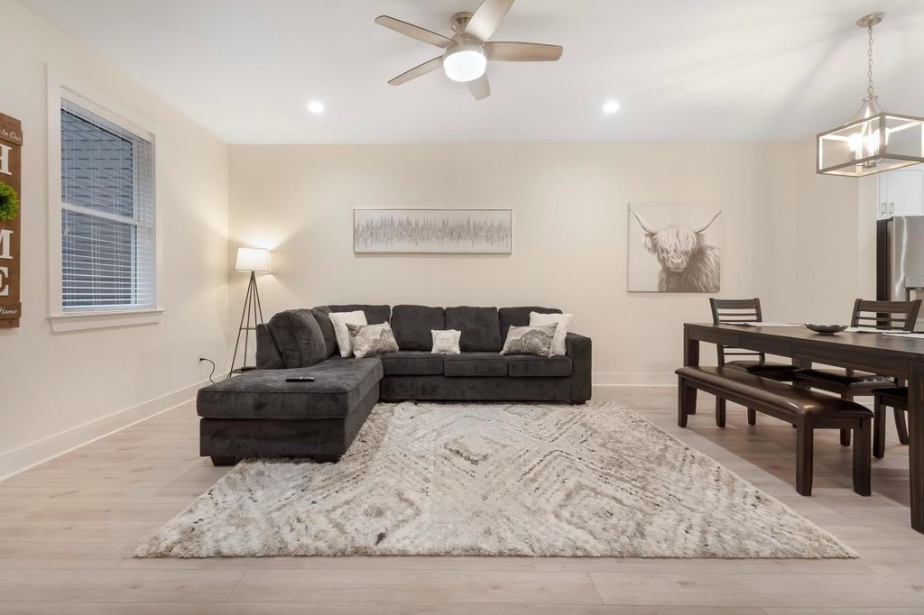 Photo of 1577 Metropolitan Blvd #4, Tallahassee, FL 32308 (MLS # 392010)