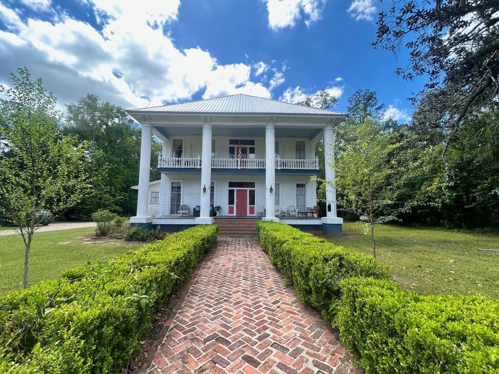 Photo of 625 E WASHINGTON Street, Monticello, FL 32344 (MLS # 398052)