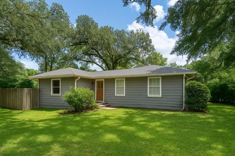 2002 Trescott Drive Tallahassee FL 32308