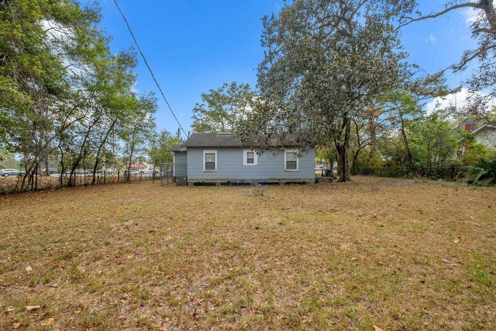 Photo of 108 Ridge Road, Tallahassee, FL 32305 (MLS # 393570)
