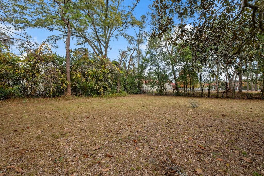 Photo of 108 Ridge Road, Tallahassee, FL 32305 (MLS # 393570)