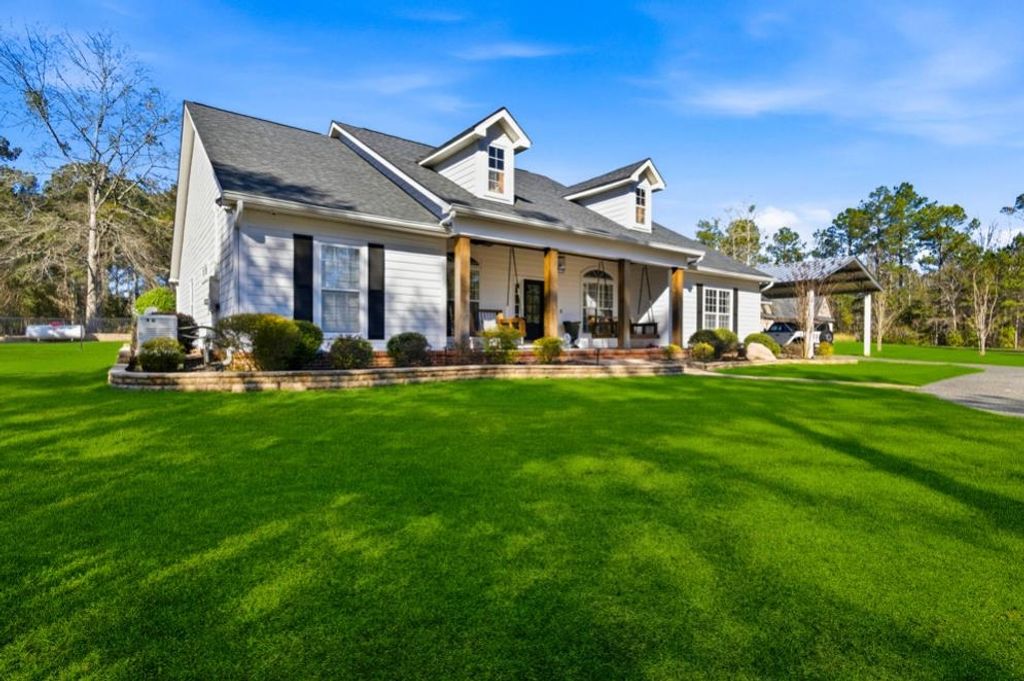 Photo of 465 Dogwood Drive, Havana, FL 32333 (MLS # 396794)