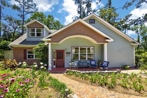 Photo of 1003 Maple Drive, Tallahassee, FL 32301 (MLS # 395734)