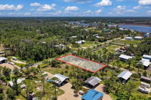 Tiny photo for 303 NW Second Street, Steinhatchee, FL 32359 (MLS # 401771)