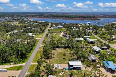 Tiny photo for 303 NW Second Street, Steinhatchee, FL 32359 (MLS # 401771)