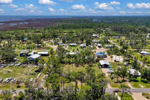 Tiny photo for 303 NW Second Street, Steinhatchee, FL 32359 (MLS # 401771)