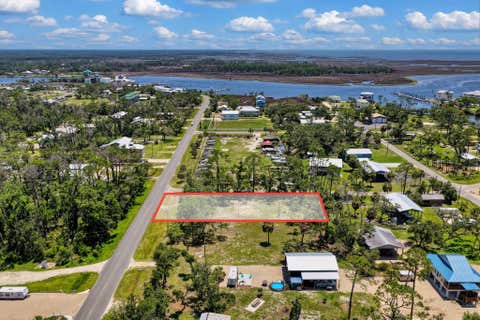Tiny photo for 303 NW Second Street, Steinhatchee, FL 32359 (MLS # 401771)