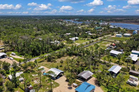 Tiny photo for 303 NW Second Street, Steinhatchee, FL 32359 (MLS # 401771)