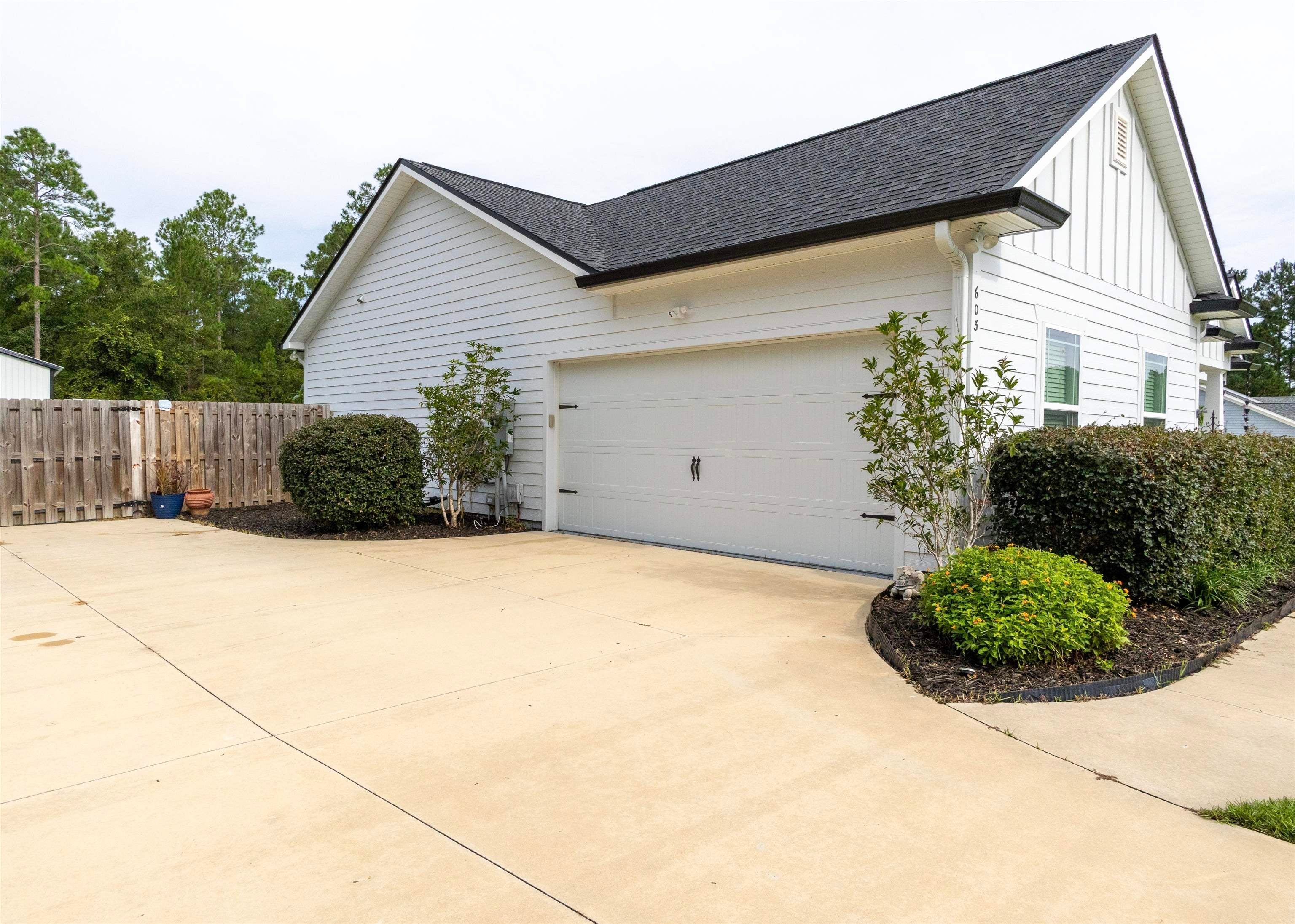 603 Parkside Circle