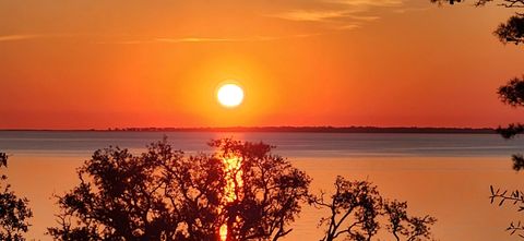 801 SE F Avenue Carrabelle FL 32322