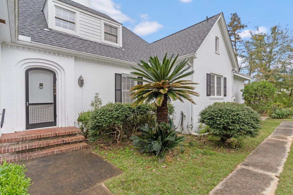 Photo of 1614 S Meridian Street, Tallahassee, FL 32301 (MLS # 391951)