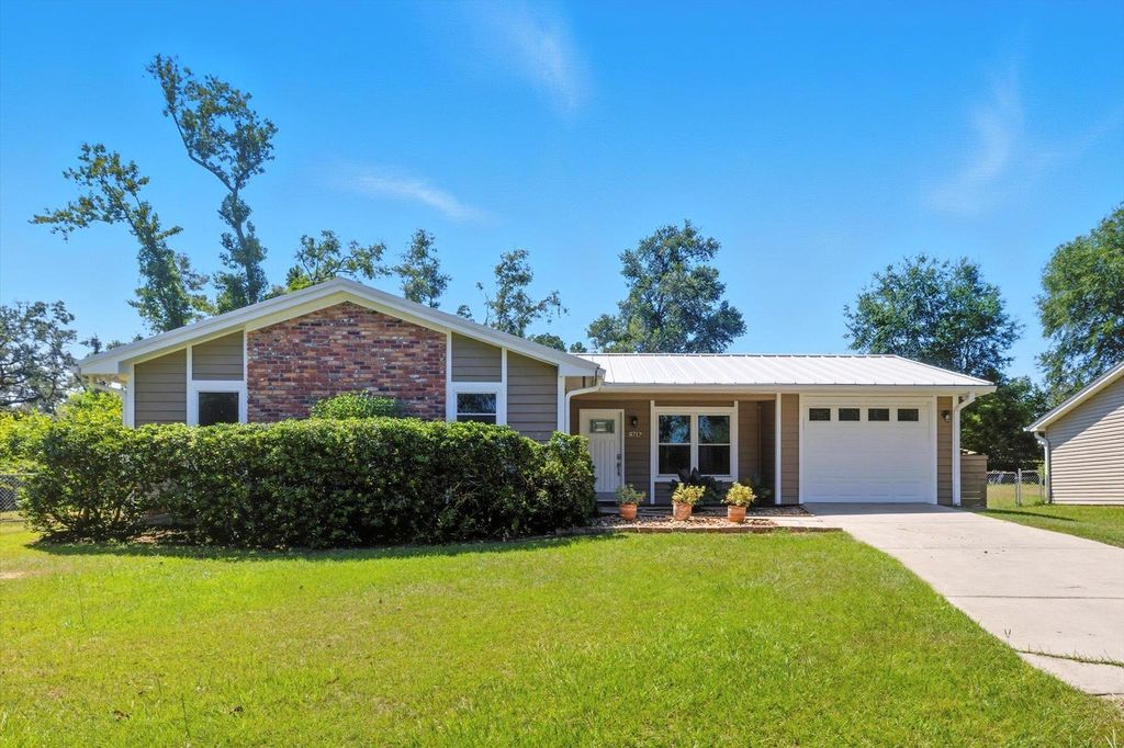 Photo of 8717 Manchester Court, Tallahassee, FL 32311 (MLS # 391185)