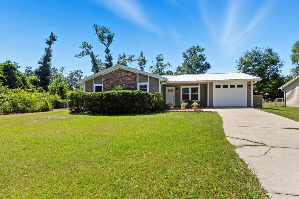 Photo of 8717 Manchester Court, Tallahassee, FL 32311 (MLS # 391185)