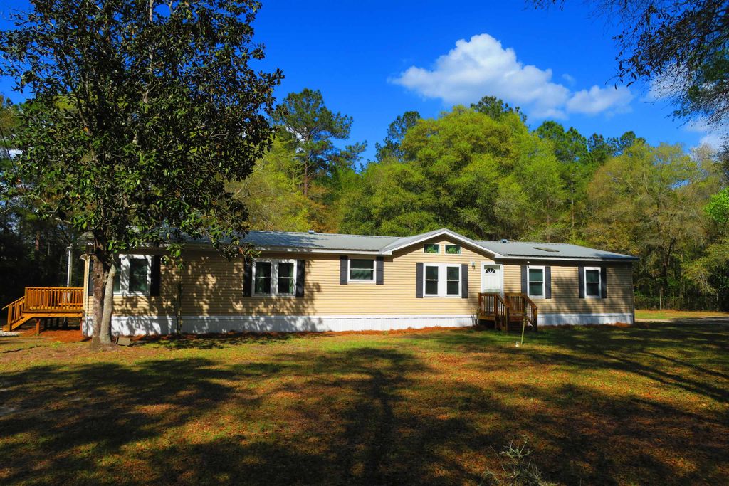Photo of 3129 Lake Cottage Court, Tallahassee, FL 32310 (MLS # 397887)
