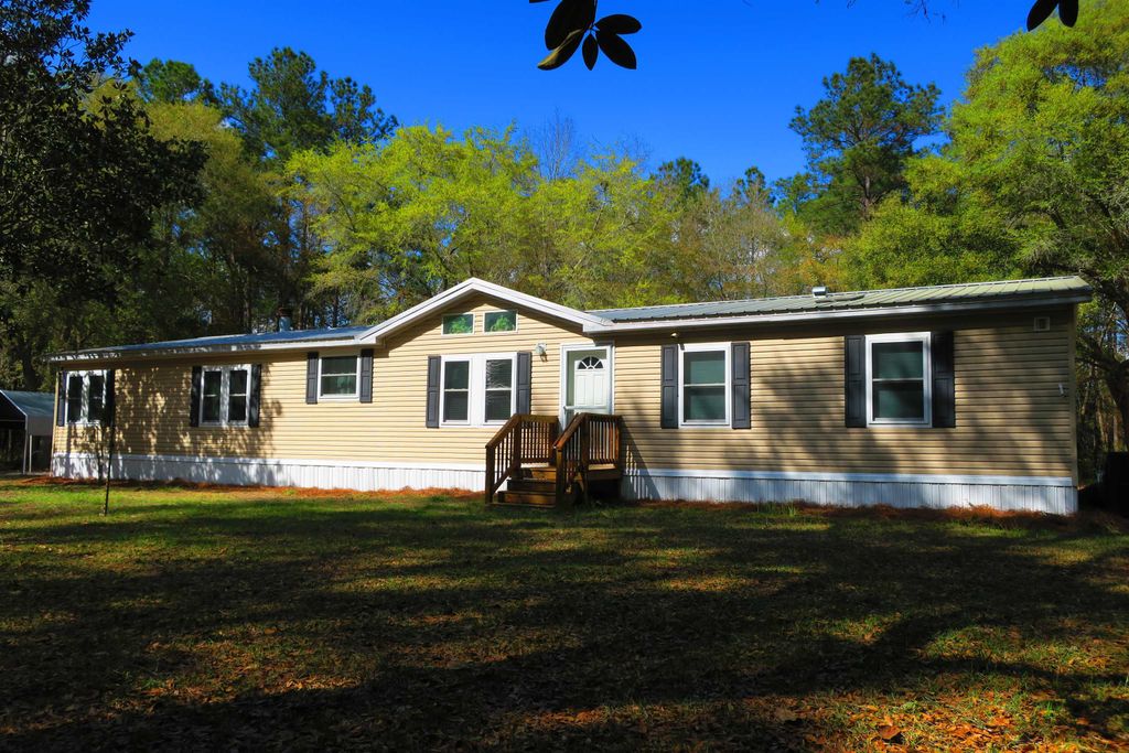 Photo of 3129 Lake Cottage Court, Tallahassee, FL 32310 (MLS # 397887)