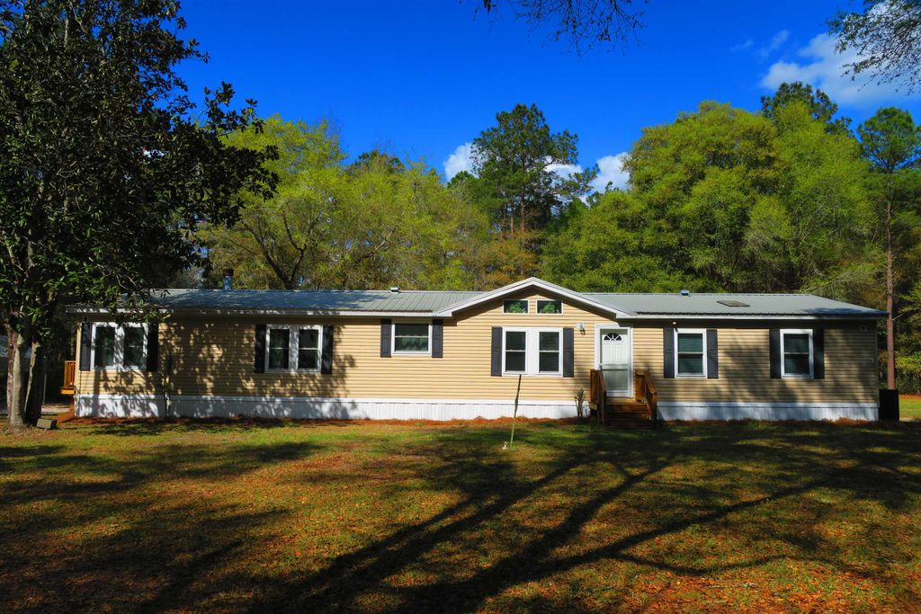 Photo of 3129 Lake Cottage Court, Tallahassee, FL 32310 (MLS # 397887)