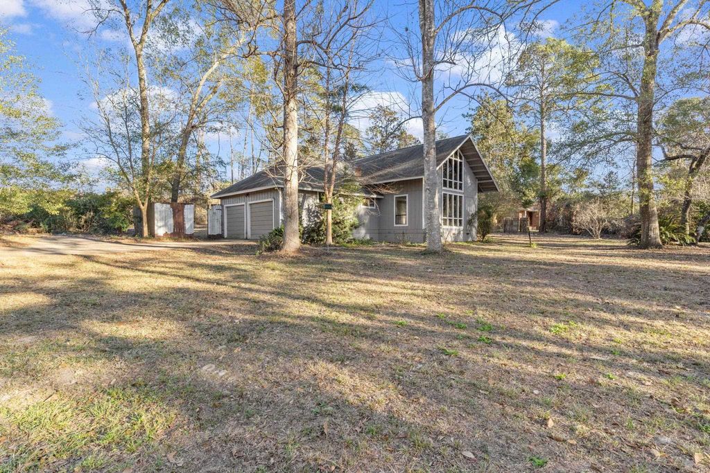 Photo of 7127 Beech Ridge Trail, Tallahassee, FL 32312 (MLS # 395548)