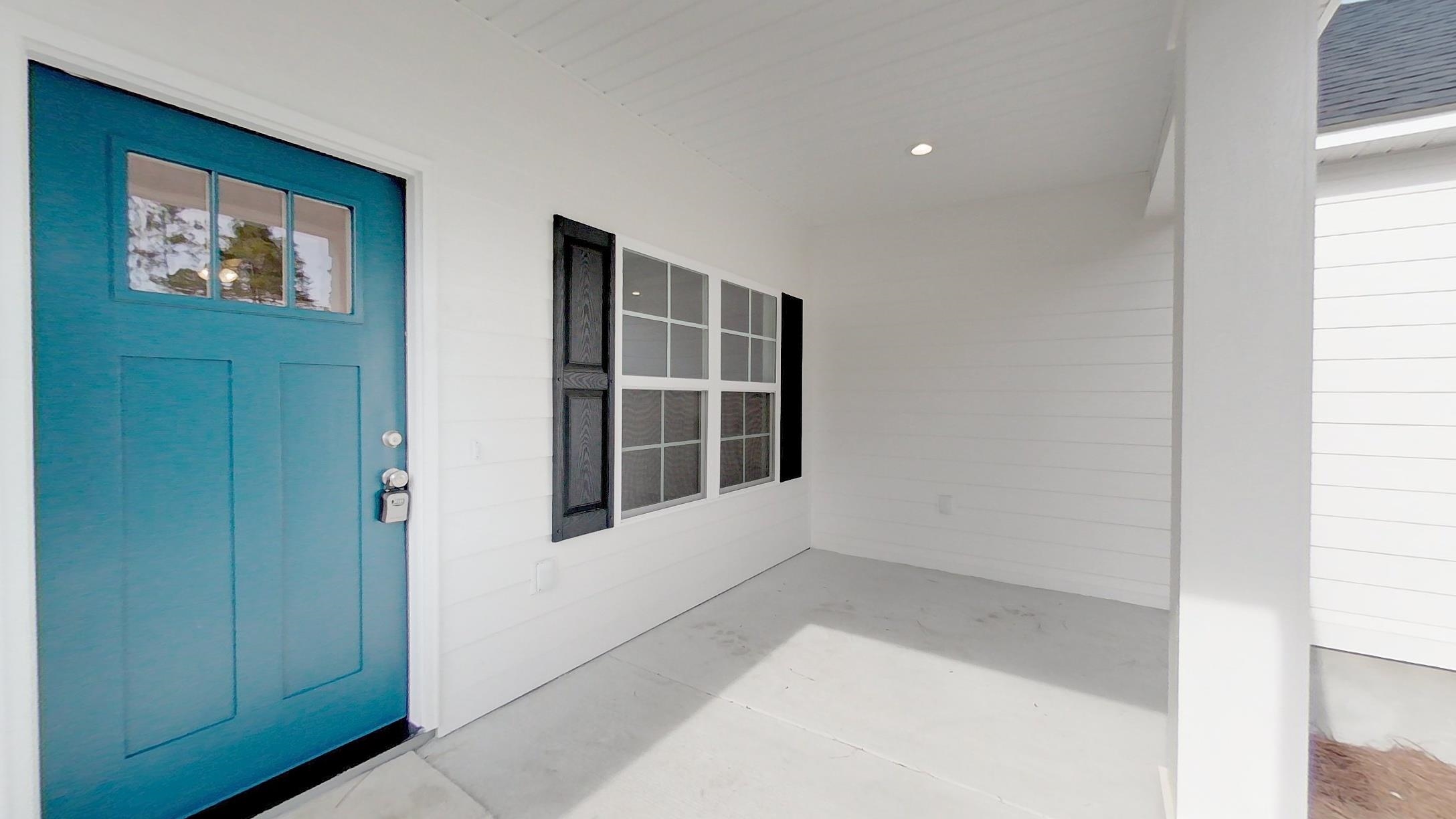 2032 Lexington Avenue